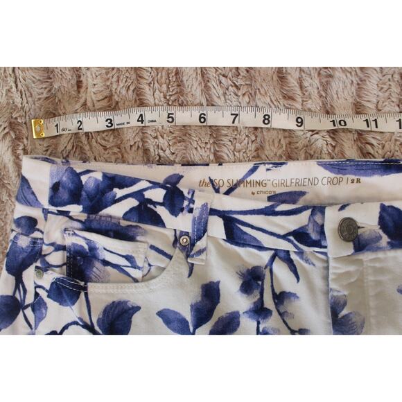 CHICOS SO SLIMMING Girlfriend Crop blue White Floral Stretch Cotton Pants 2 - Picture 8 of 14
